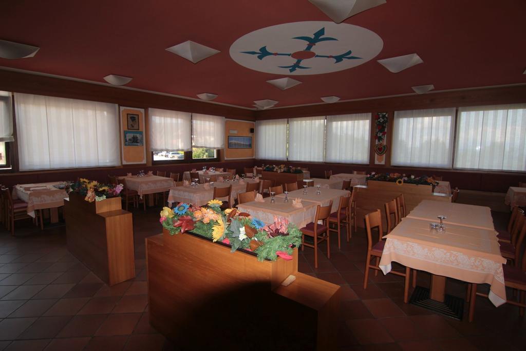 Albergo Trieste Tambre d'Alpago Luaran gambar