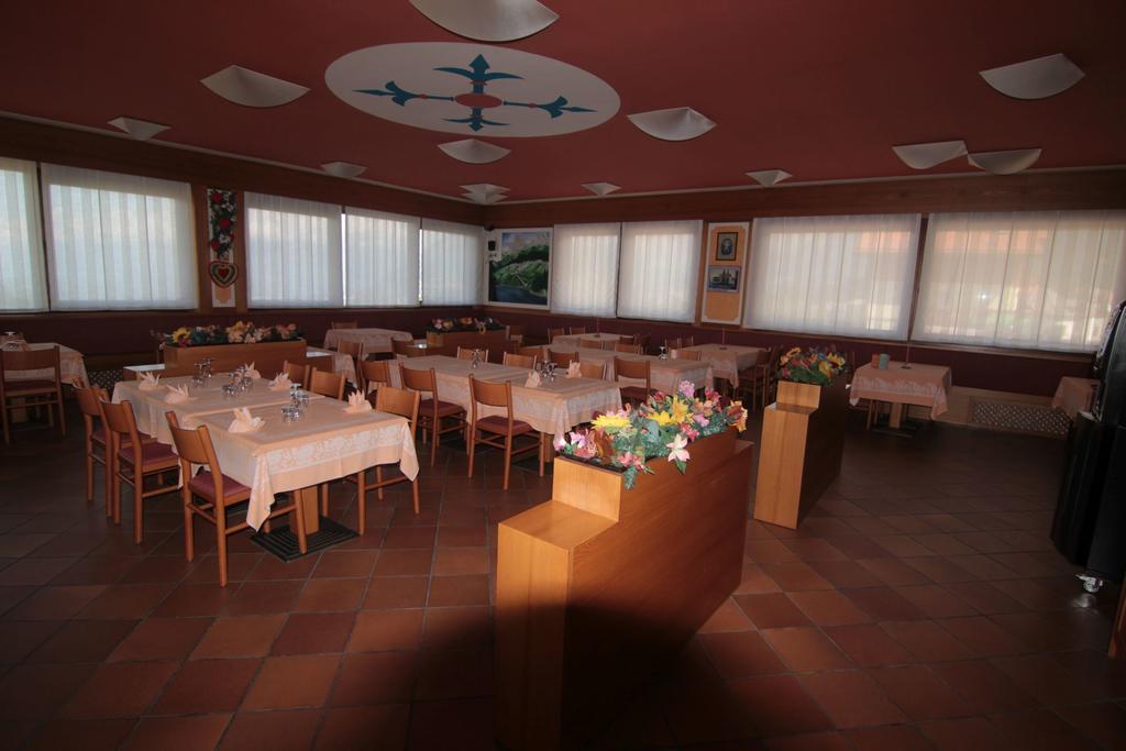 Albergo Trieste Tambre d'Alpago Luaran gambar