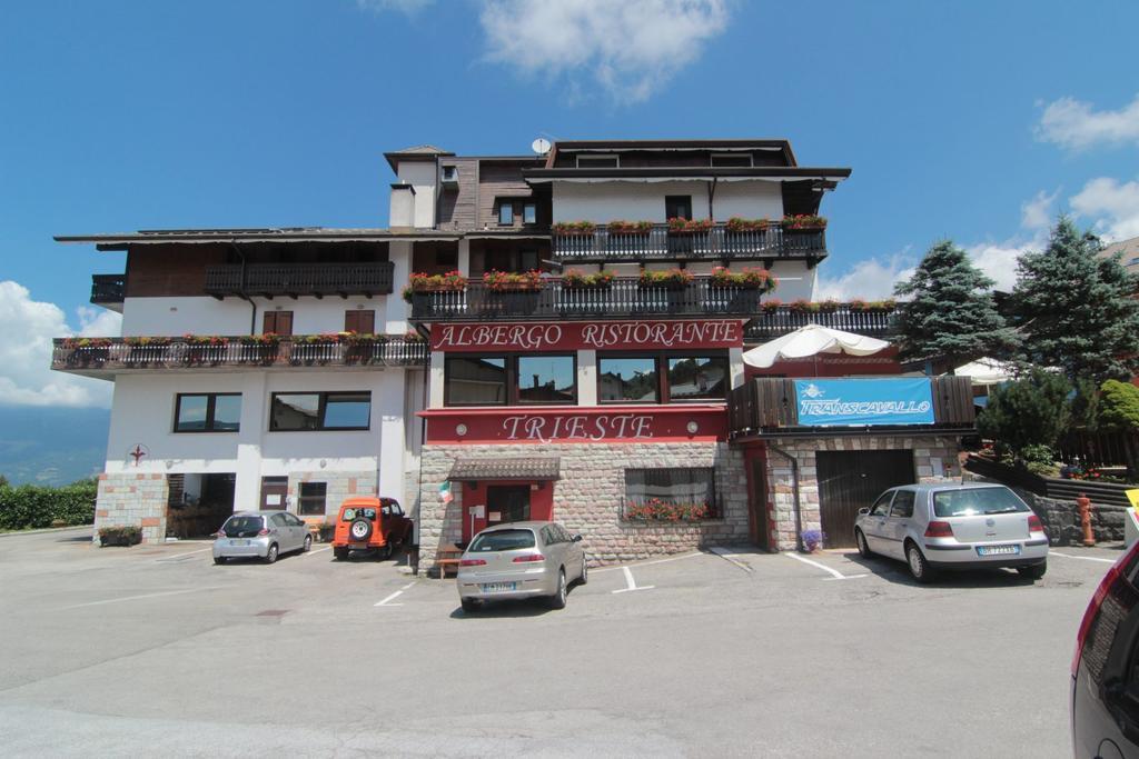 Albergo Trieste Tambre d'Alpago Luaran gambar