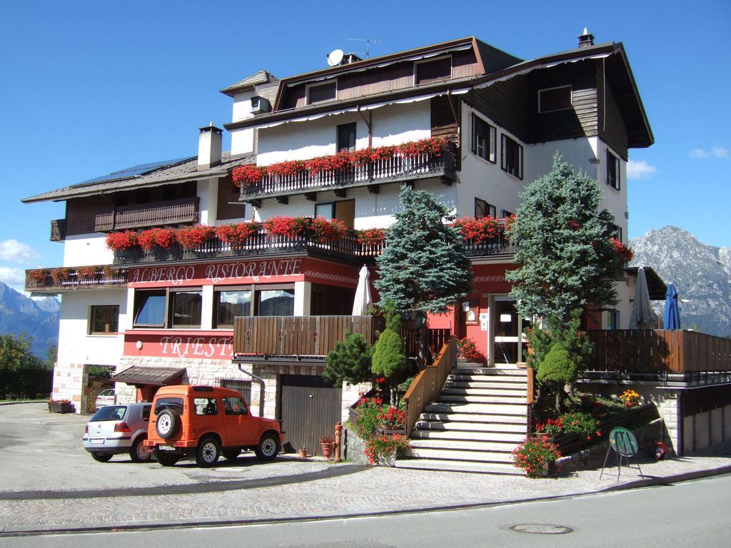 Albergo Trieste Tambre d'Alpago Luaran gambar